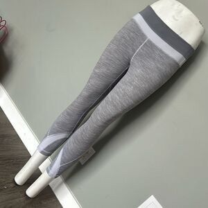 Lululemon Run: Inspire Crop II Size 6